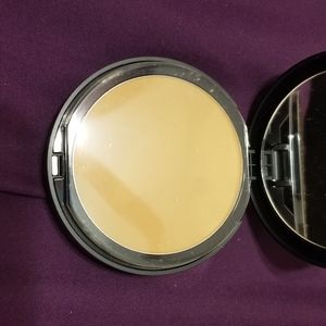 Bare Minerals bare pro powder  foundation Sable 21
